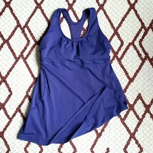 Lululemon Sports Tank Grape 10 Stylish, built-in bra!